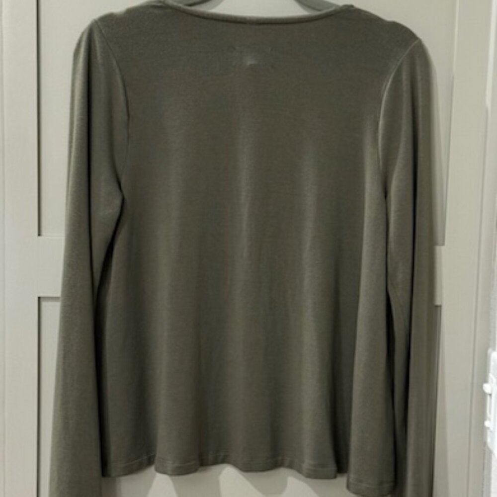 LOU & GREY V-neck Buttery Soft Top - Picture 14 of 14